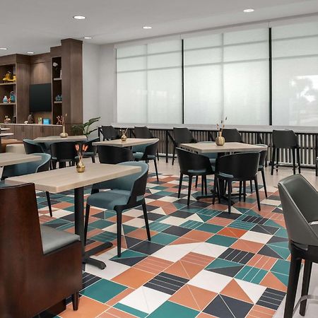 Hampton Inn Orlando Southeast Nona Narcoossee Exteriör bild