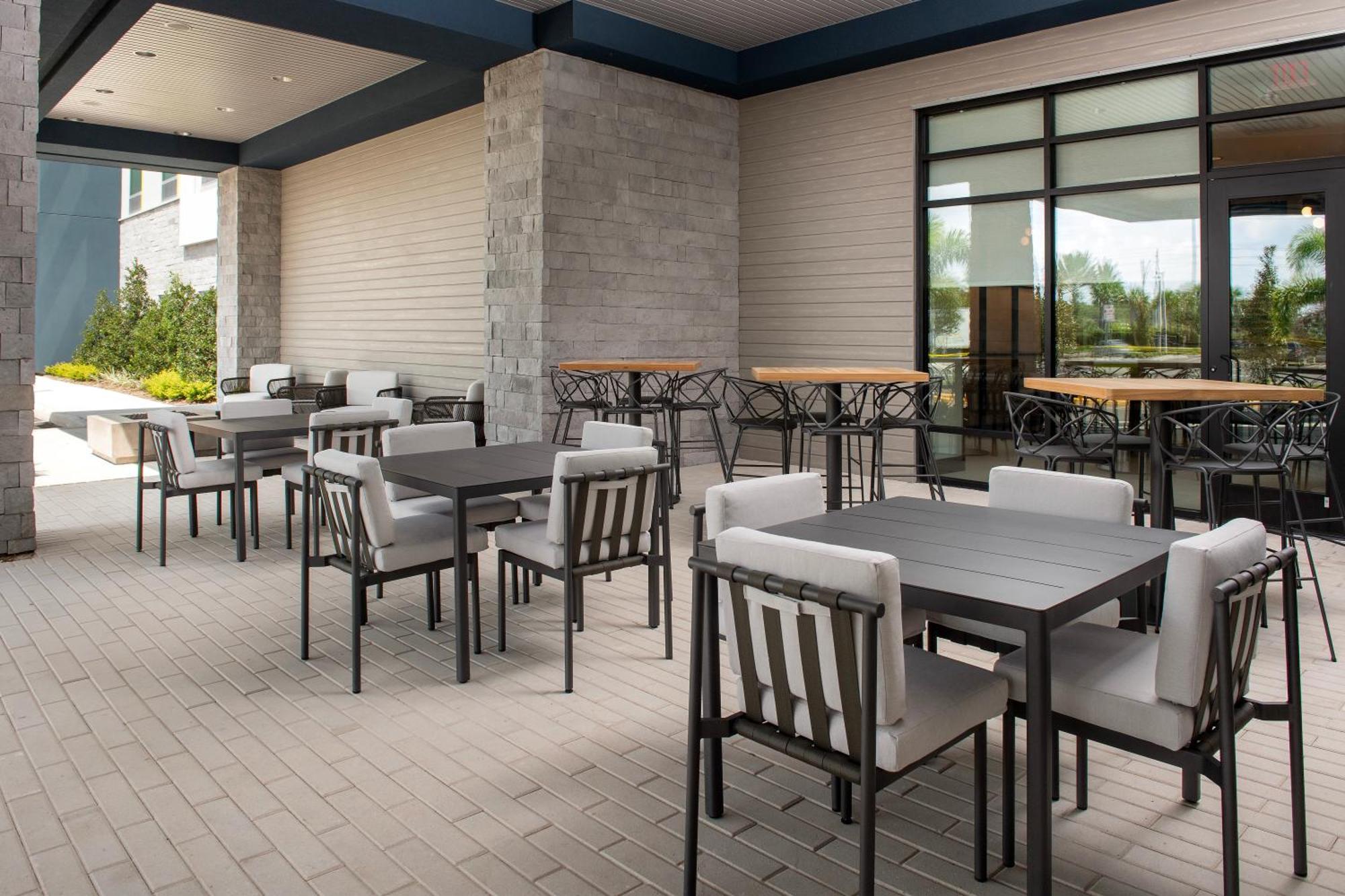 Hampton Inn Orlando Southeast Nona Narcoossee Exteriör bild