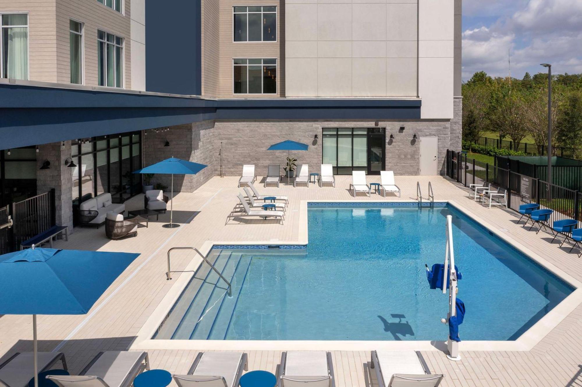Hampton Inn Orlando Southeast Nona Narcoossee Exteriör bild