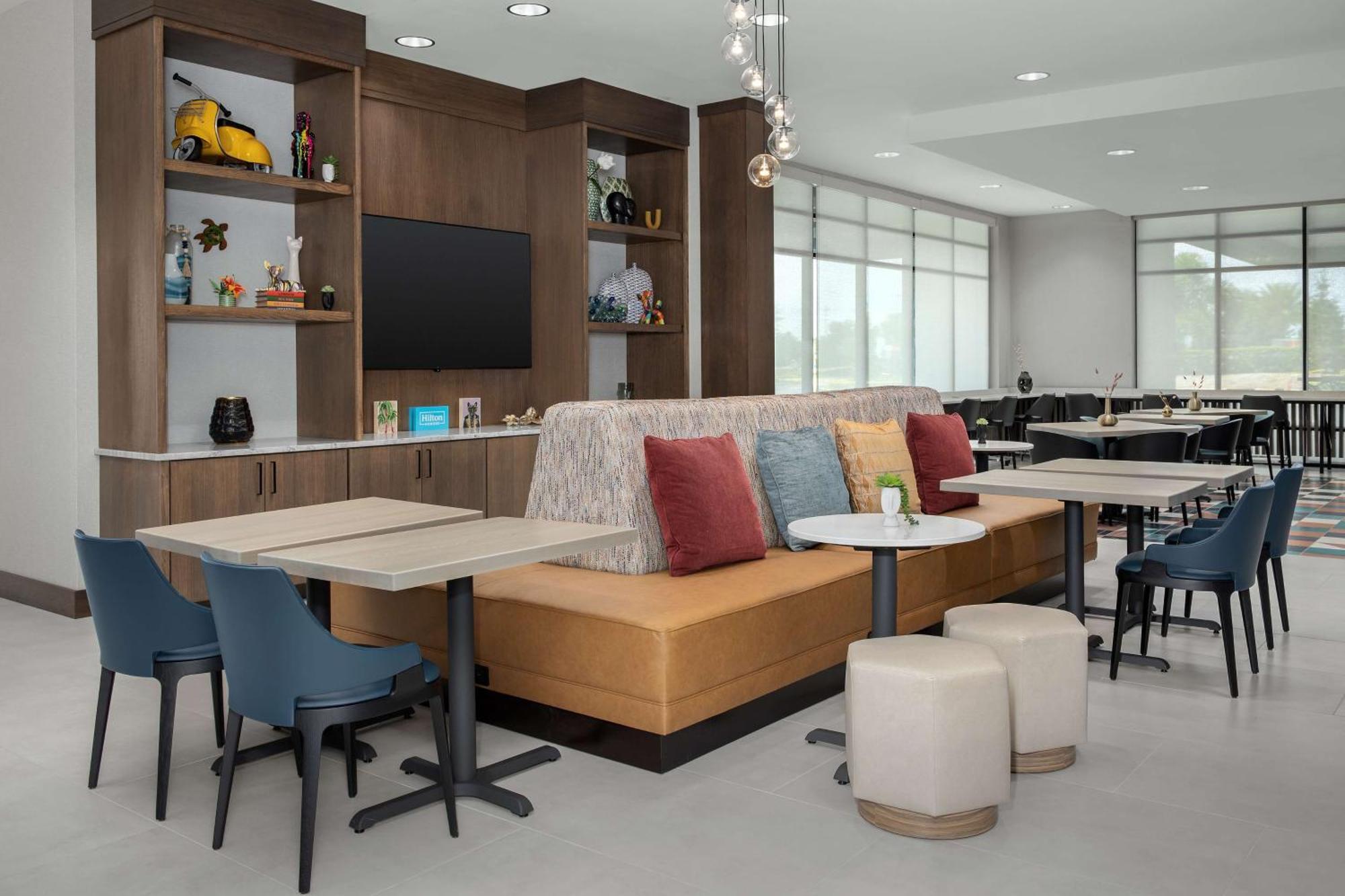Hampton Inn Orlando Southeast Nona Narcoossee Exteriör bild